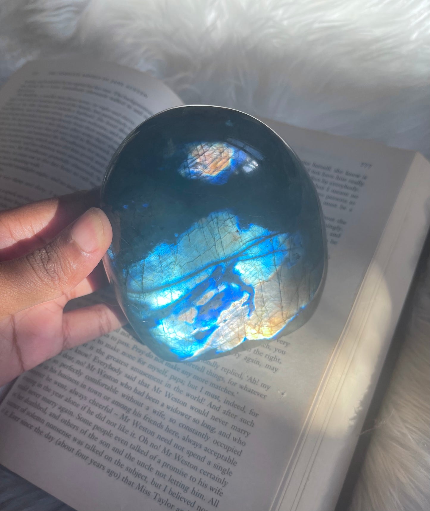 Labradorite display piece