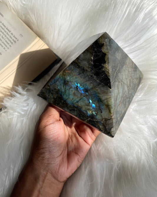 Labradorite pyramid - Large