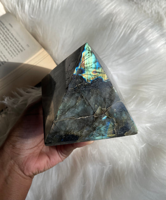 Labradorite pyramid - Large
