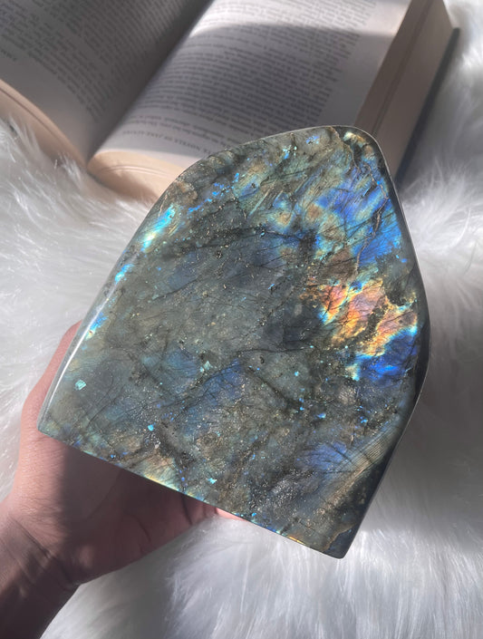 Labradorite display piece