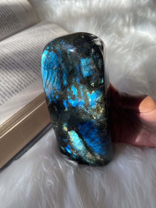 Labradorite display piece